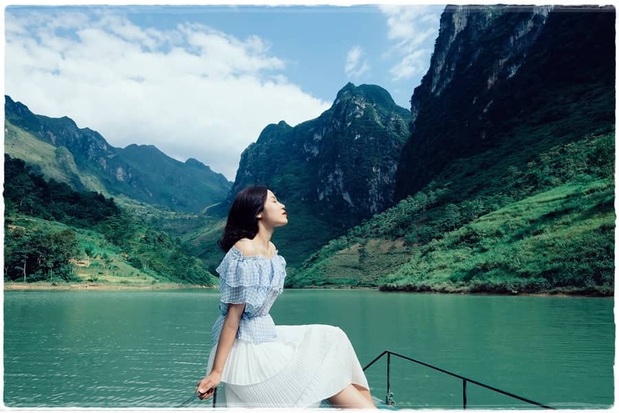 cheo-thuyen-kayak-tren-song-nho-que-ha-giang