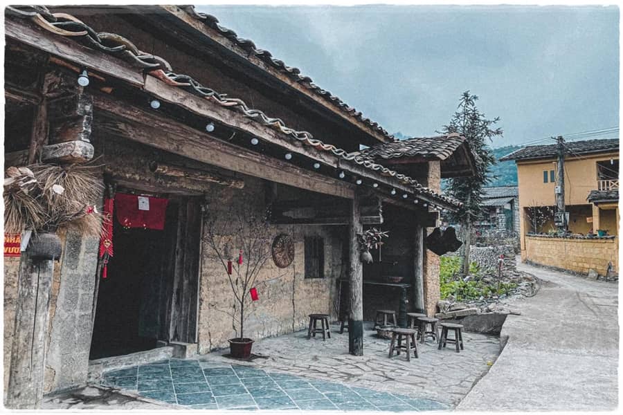 tour-du-lich-tham-quan-lung-cu-dong-van-lang-van-hoa-lo-lo-chai-1